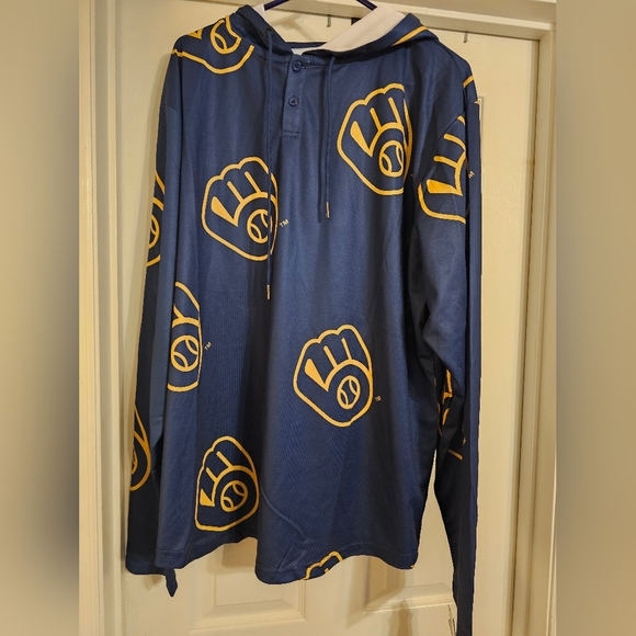 True Fan Other - NWT Milwaukee Brewers Hoodie with Henley Buttons. Size:XL.
